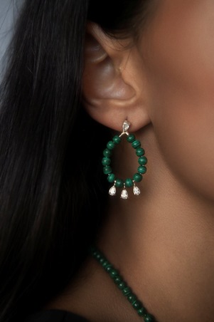 في علامة 94Jewelry، ست شقيقات إماراتيات يبتكرنَ مجوهرات مستوحاة من الجذور