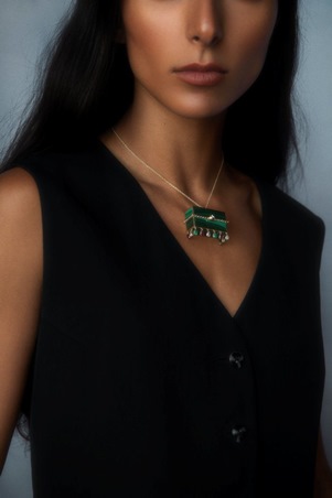 في علامة 94Jewelry، ست شقيقات إماراتيات يبتكرنَ مجوهرات مستوحاة من الجذور