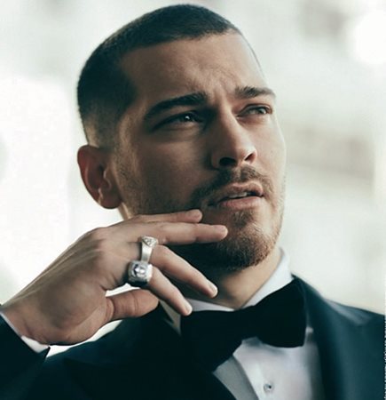 نتفليكس تجمع بين شاتاي أولسوي وحبيبته الجديدة