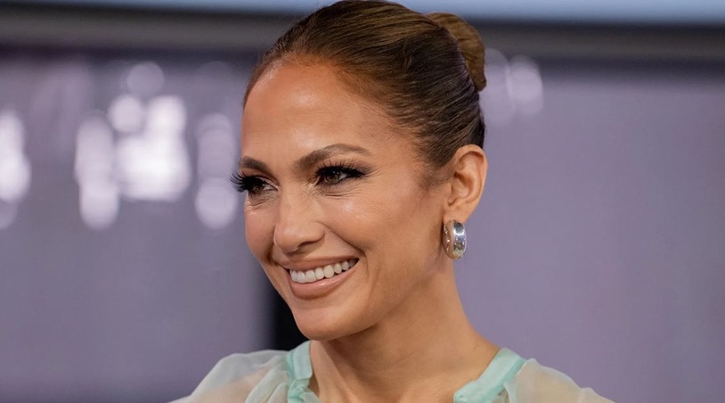 الروتين المسائي الفاخر: خطوات تُعيد إلى البشرة توازنها بعد يوم طويل