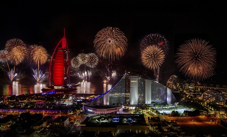 وجهاتك الأفضل في الجميرا لموسم الأعياد