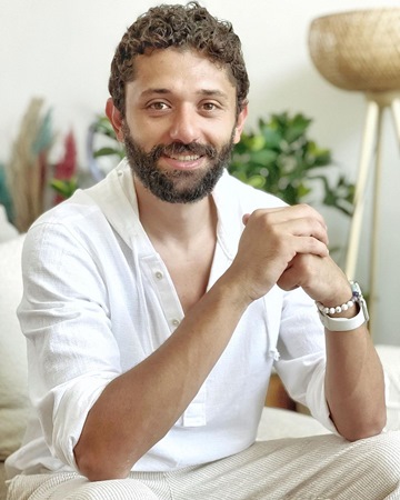 كريم محمود عبد العزيز: «خلطة» خاصة بالرعب والكوميديا في «البيت بيتي 2»