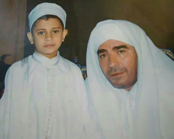 بالصور: الطفل كريم الأبنودي ضحيّة 