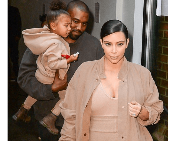 صورة كايلي جينر وشقيقاتها فى الطفولة تشعل إنستغرام!