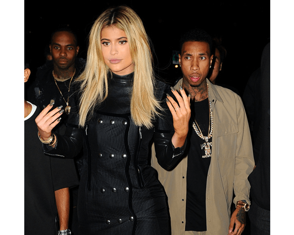 صورة كايلي جينر وشقيقاتها فى الطفولة تشعل إنستغرام!