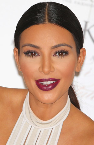 كيم كارداشيان تطلق عطرها الجديد في دبي