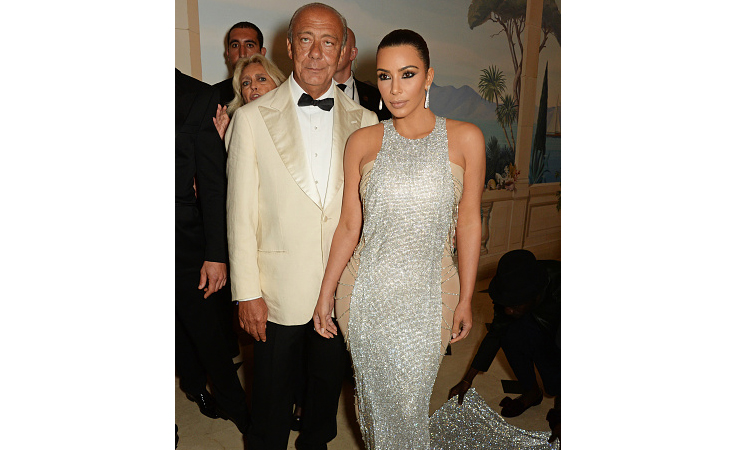 كيم كارداشيان تطلب مساعدة جمهورها؛ فمن يُلبّيها؟