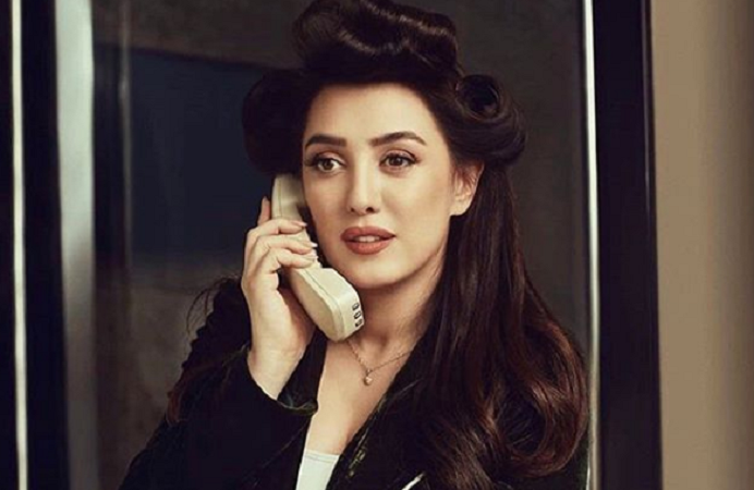 رومانسية عمرو يوسف وكِندة علّوش تشعل الانستقرام