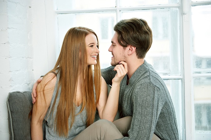 5 طرق تجعل زوجك يشعر بالتميز والخصوصية