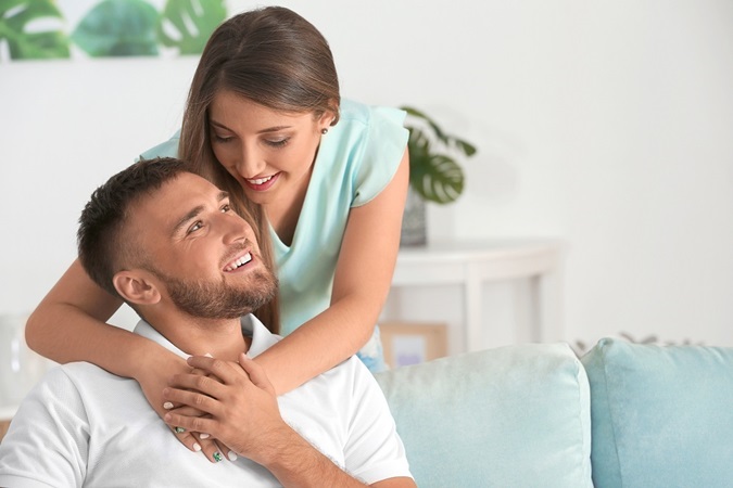 5 طرق تجعل زوجك يشعر بالتميز والخصوصية