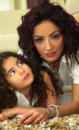 تفاصيل صادمة في قضية أحمد الفيشاوي وابنته لينا