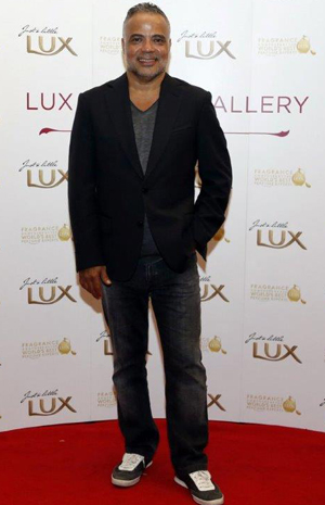 ليدي فوزازا تشجّع المواهب الشابة في تصميم الأزياء