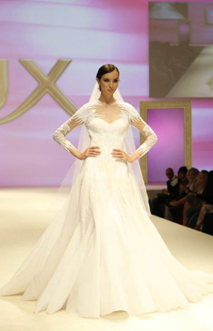 ليدي فوزازا تشجّع المواهب الشابة في تصميم الأزياء