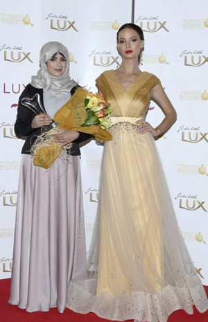 ليدي فوزازا تشجّع المواهب الشابة في تصميم الأزياء