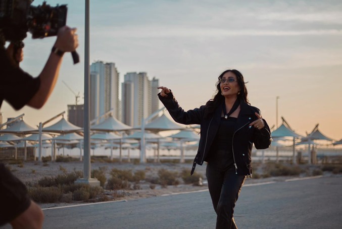 لطيفة التونسية بصورة مختلفة في 