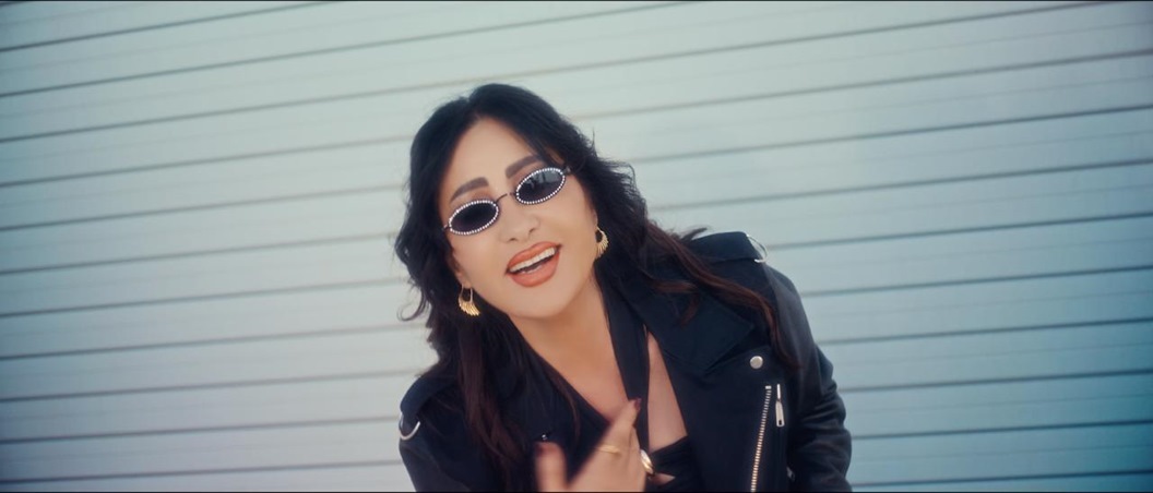 لطيفة التونسية بصورة مختلفة في 