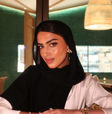 استكشفي سحر ظلال العيون البرونزيّة: لمسة جمالية لخريفكِ كمرأة خليجية