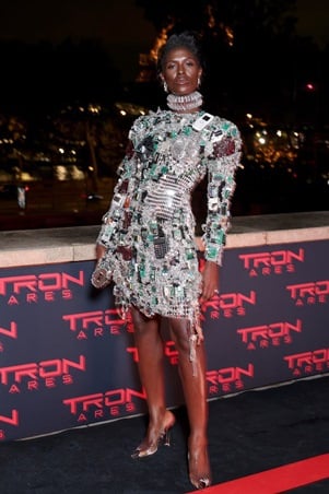 أبرز 23 إطلالة لا تُنسى على السجادة الحمراء في 2025