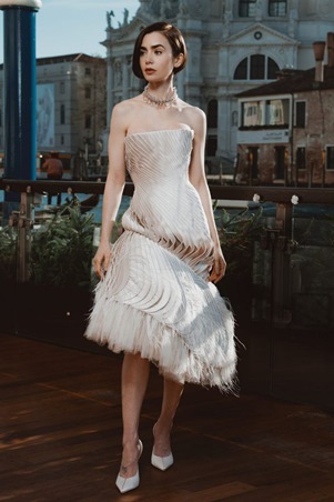 أبرز إطلالات المشاهير في ديسمبر