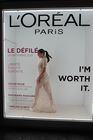 لوريال باريس تحتفل بالمرأة في النسخة الثامنة من 