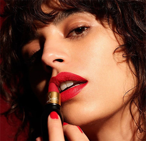 من هي سفيرة Christian Louboutin Beauty العالمية الجديدة؟