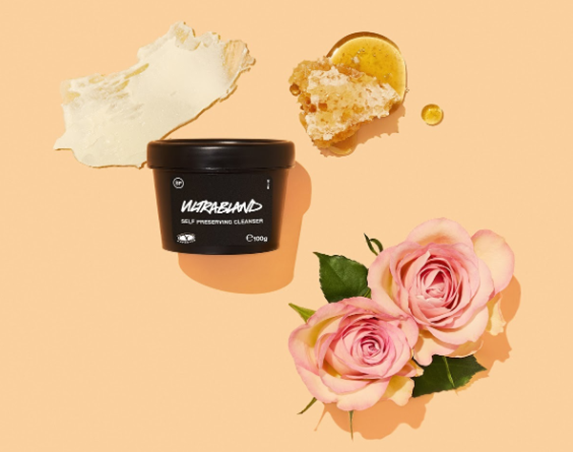 لَش تعيد التوازن إلى البشرة بلطف