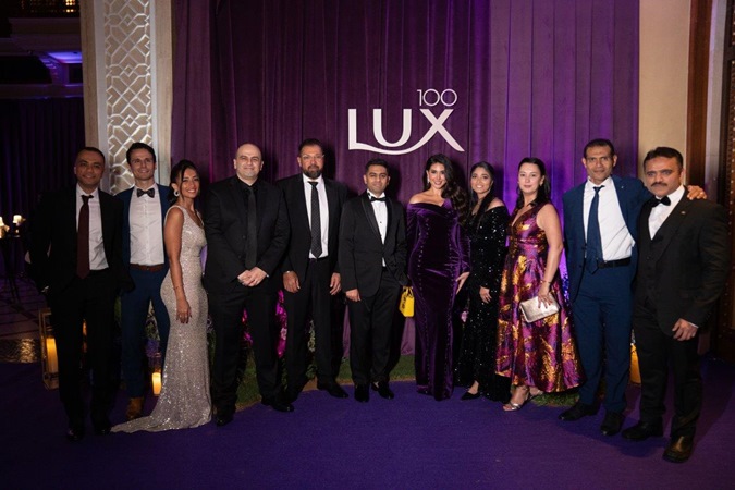 لوكس تحتفل بـ 100 عام من الجمال، 100 عام من العطر