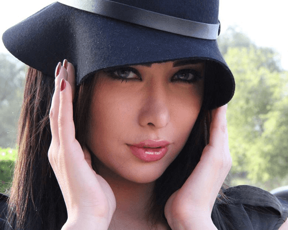 مديحة كنيفاتي لـ