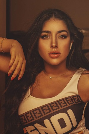 هل من علاقة حب تجمع محمود نصر ونور علي؟