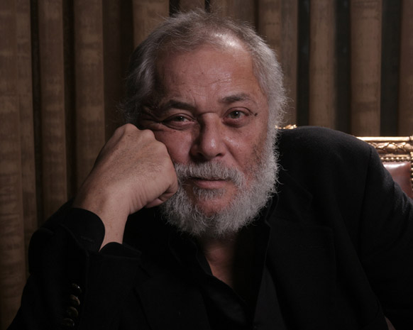 محمود عبد العزيز لـ