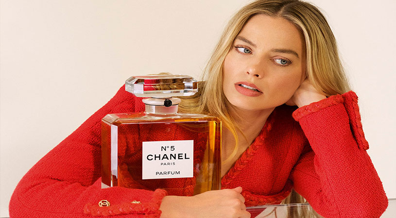 هل يمكن أن يخبرنا العطر عن شخصية المرأة؟