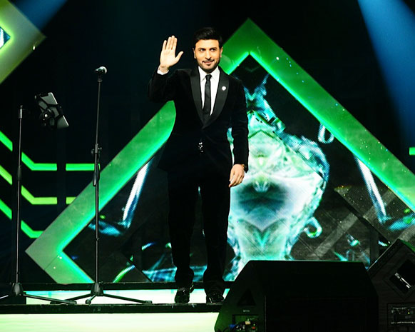 ماجد المهندس يهدي 
