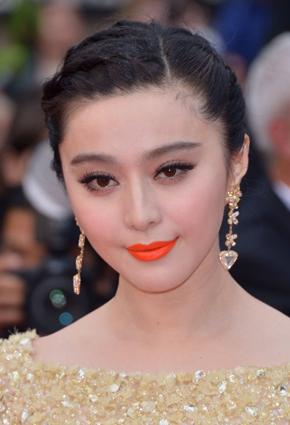 إليك أكثر الإطلالات رومانسية لنجمات Cannes هذا العام 