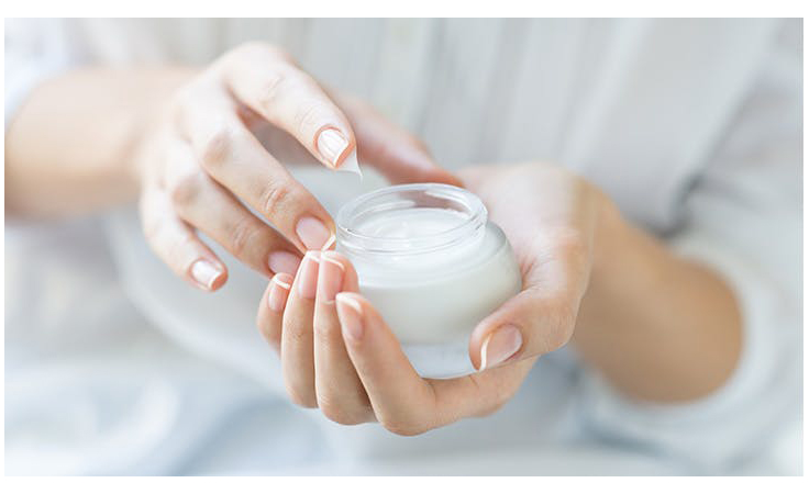 10 طرق تجعل مكياجك يدوم طوال اليوم