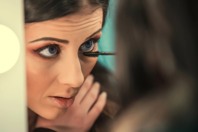 إليكِ أهم نصائح المكياج لسن ما بعد الأربعين