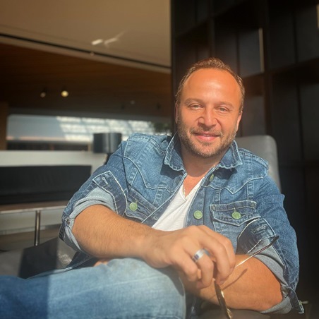 هل سينضم مكسيم خليل لنجوم الدراما المعربة ؟