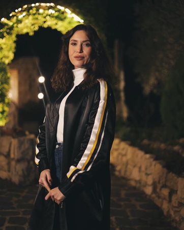 منال ملاط وكريستيان أبو عني يُغنّيان الحب تحت قمر واحد