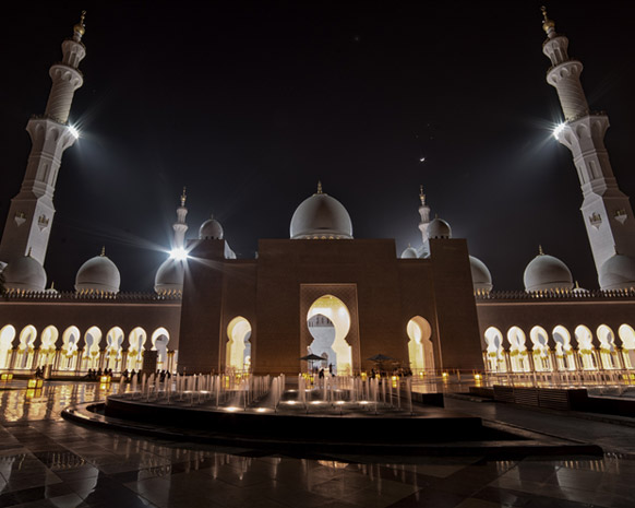 جامع الشيخ زايد بـ أبو ظبي... من عجائب الدّنيا الجديدة