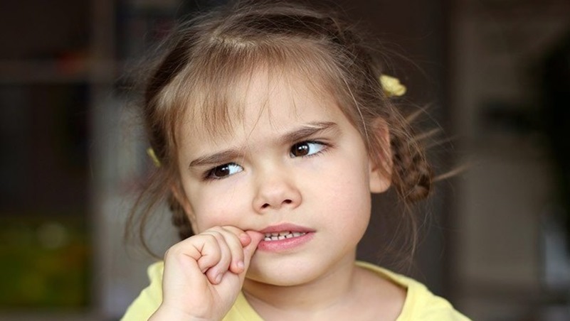 6 خطوات لمساعدة طفلك في التوقف عن العادات الخاطئة