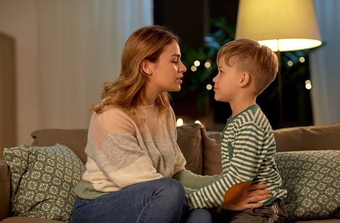 4 نصائح لتشجيع طفلك على مصارحتك دون خوف أو خجل