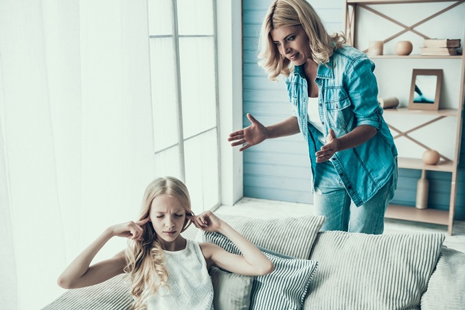 5 سلوكيات سيئة يجب أن تساعدي طفلك على التخلص منها