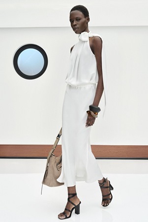 أزياء تشبهك من ماكس مارا