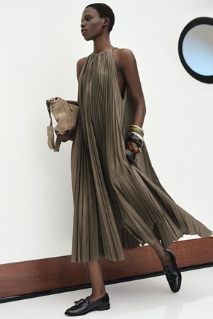 أزياء تشبهك من ماكس مارا