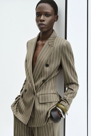 أزياء تشبهك من ماكس مارا