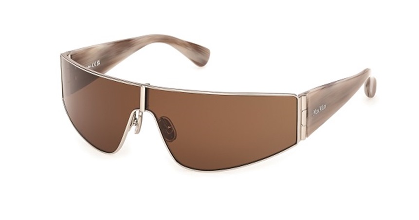 Max Mara ونظارات تعكس قوة الأنوثة المعاصرة