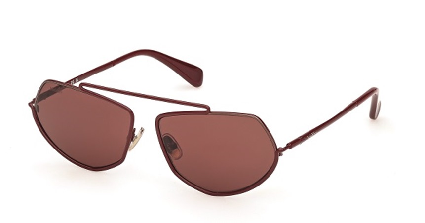 Max Mara ونظارات تعكس قوة الأنوثة المعاصرة