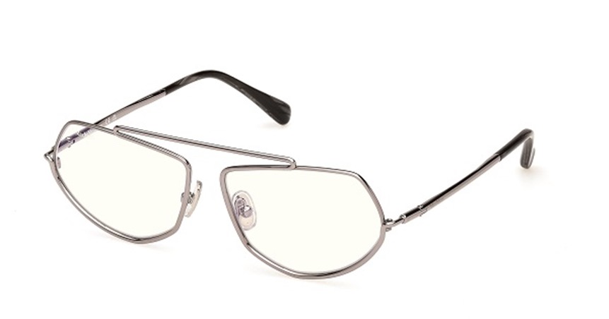 Max Mara ونظارات تعكس قوة الأنوثة المعاصرة