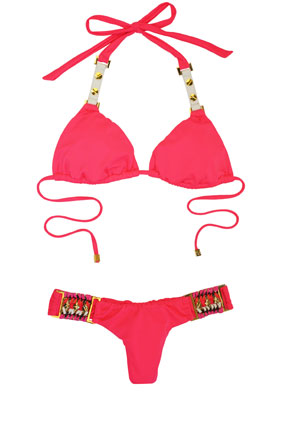 روح الأناقة والمرح في مجموعة Beach Bunny Swimwear collection