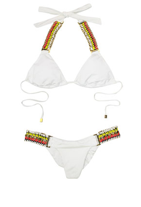 روح الأناقة والمرح في مجموعة Beach Bunny Swimwear collection