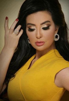 ميساء مغربي تتنقل في فرنسا بالهيلكوبتر!